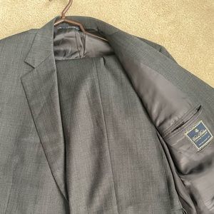 Brooks Brothers Suit: 42R